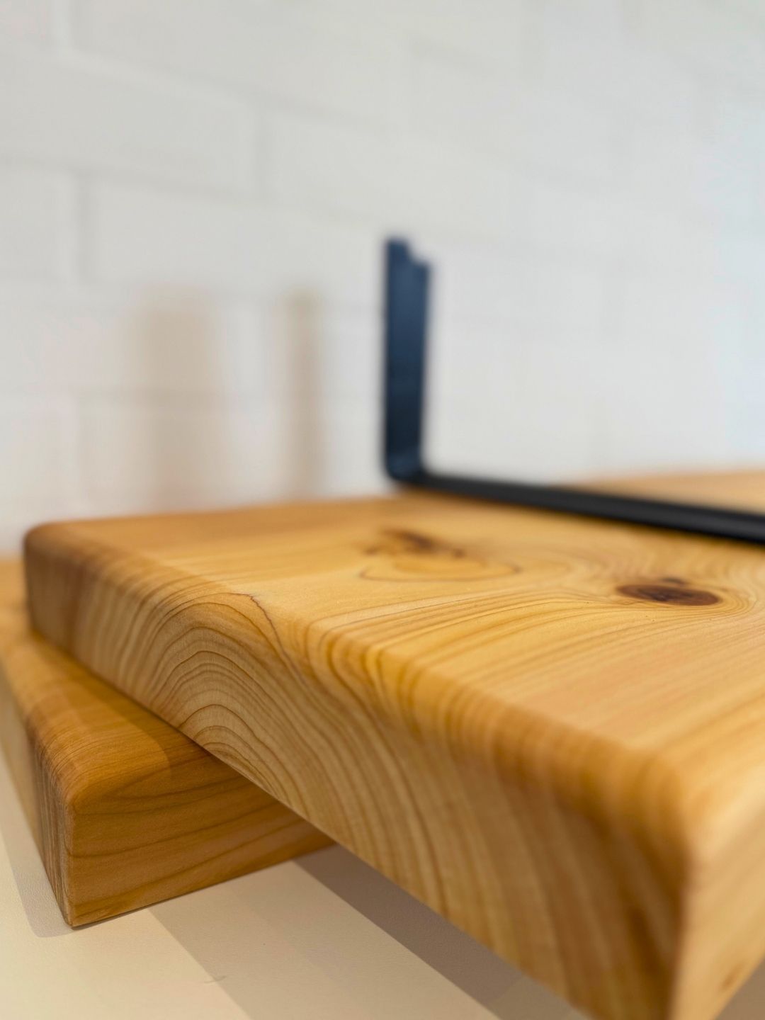 Estantes + ménsulas de hierro