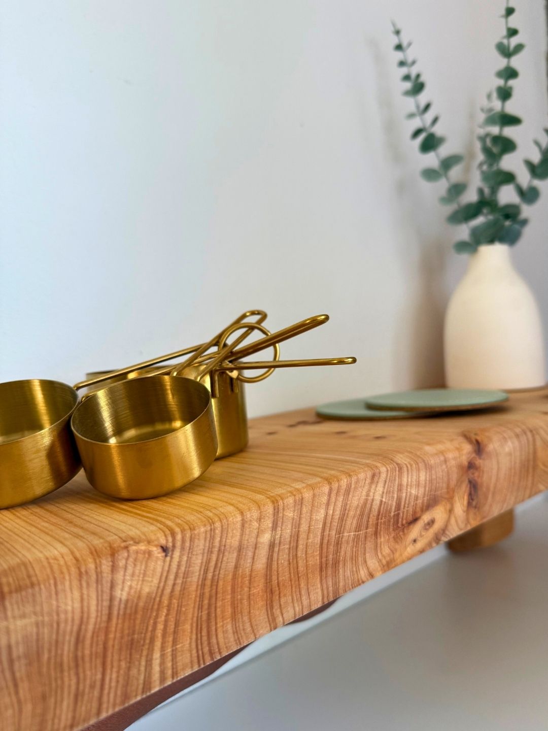 Repisa flotante en pino ciprés